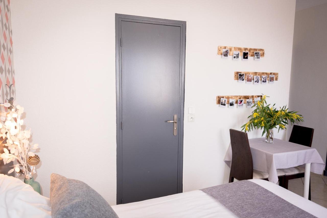 Hotel Et Appartements Reine D'Azur Рокбрюн-Кап-Мартин Екстериор снимка