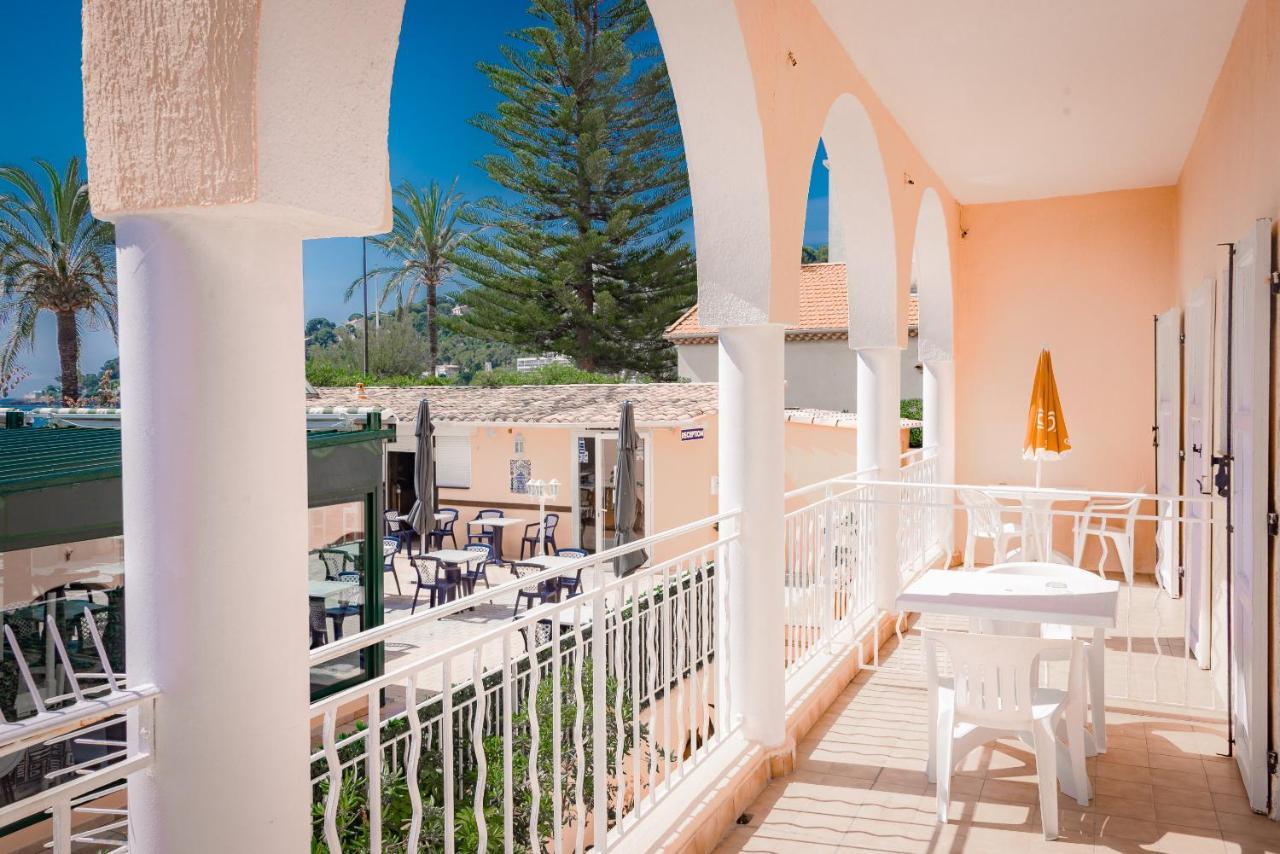 Hotel Et Appartements Reine D'Azur Рокбрюн-Кап-Мартин Екстериор снимка