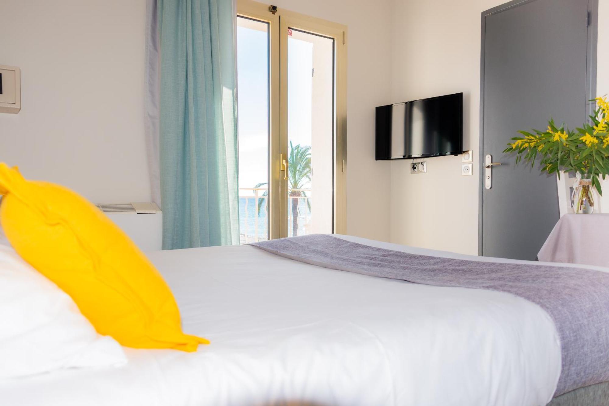 Hotel Et Appartements Reine D'Azur Рокбрюн-Кап-Мартин Екстериор снимка