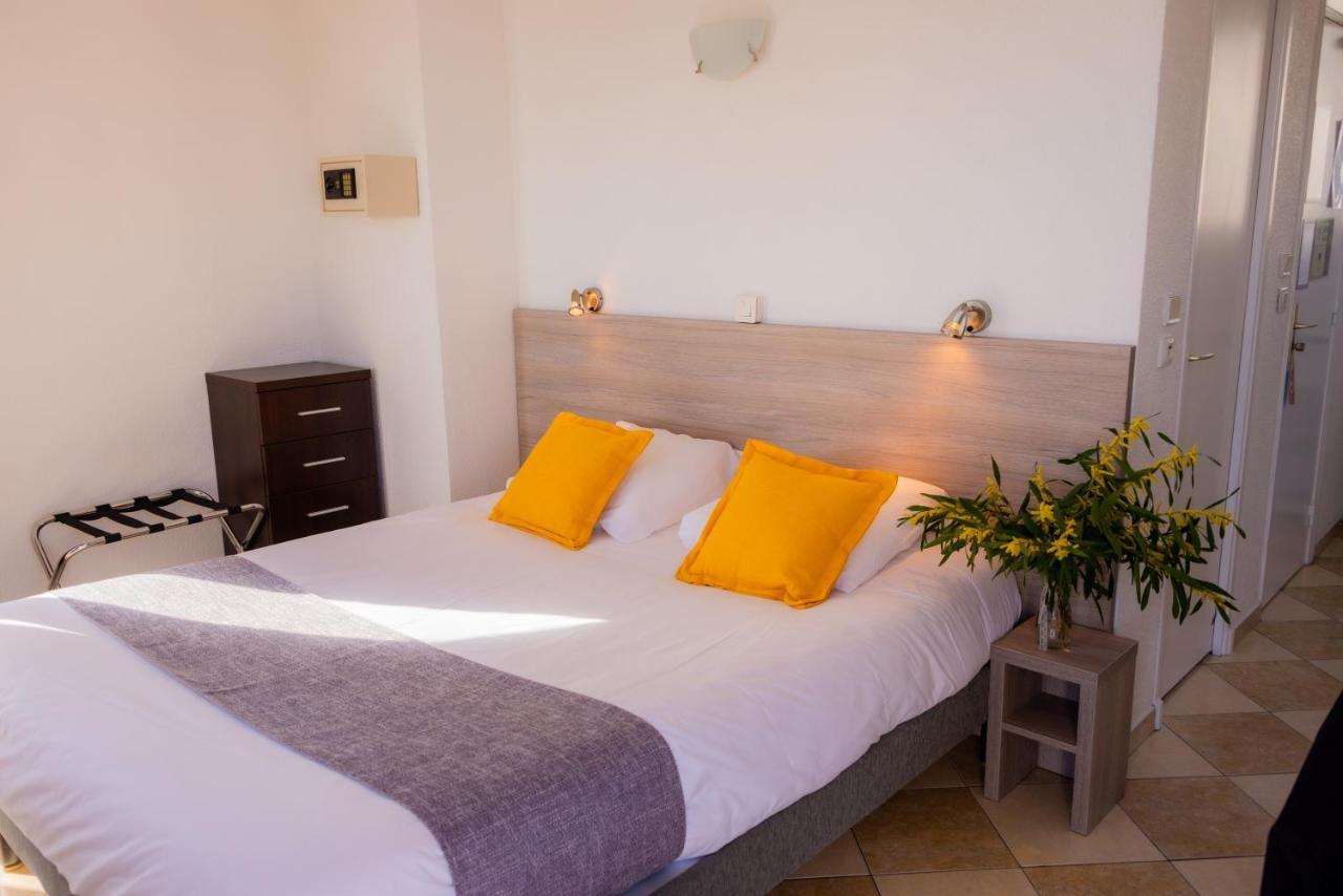 Hotel Et Appartements Reine D'Azur Рокбрюн-Кап-Мартин Екстериор снимка